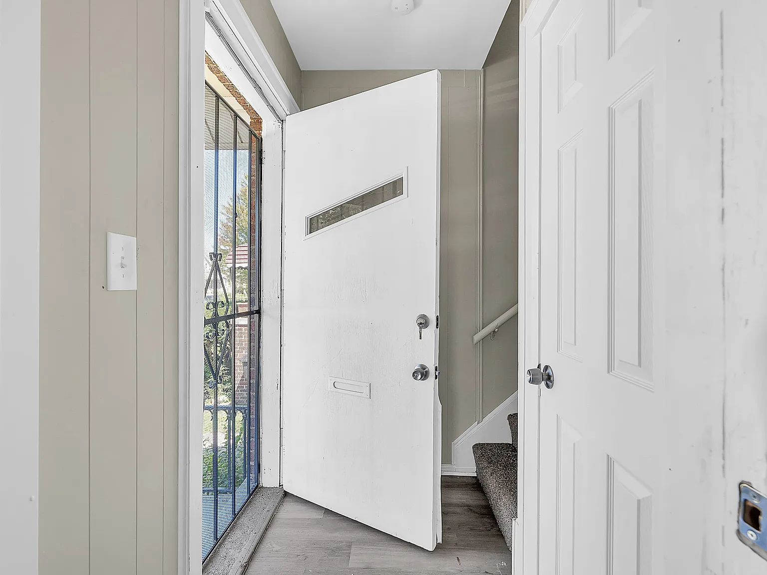 2 bed, 900 sqft, $900 — Photo 2