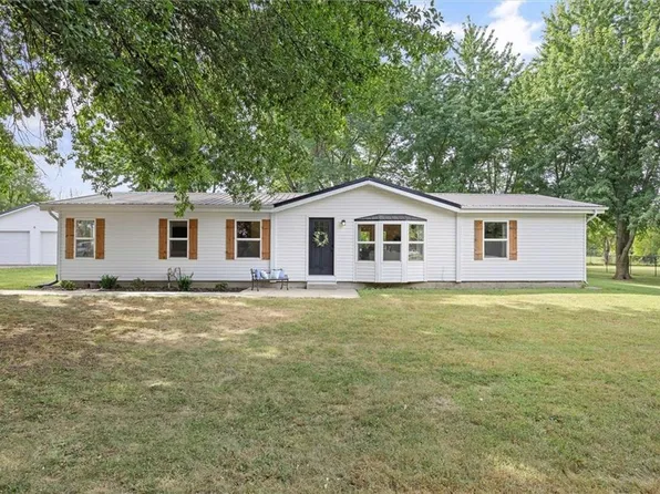 15331 Price Rd, Leavenworth, KS 66048