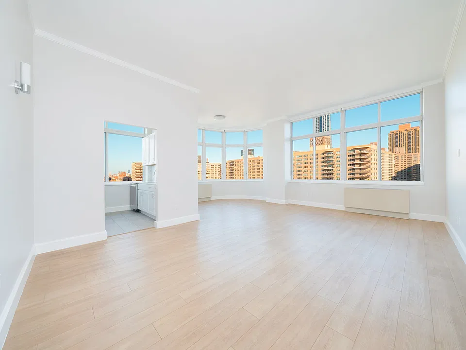 140 Riverside Blvd #2601