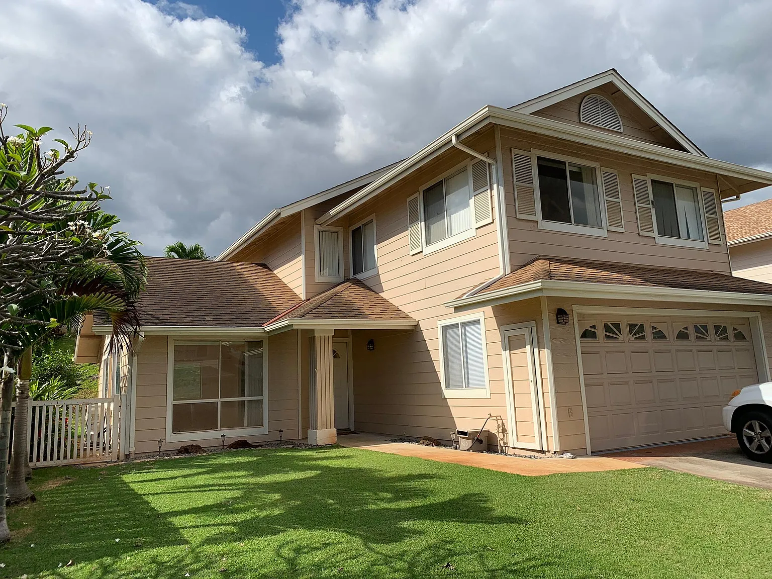 3 bed, 2.5 bath, 1950 sqft, $3,800 — Photo 1