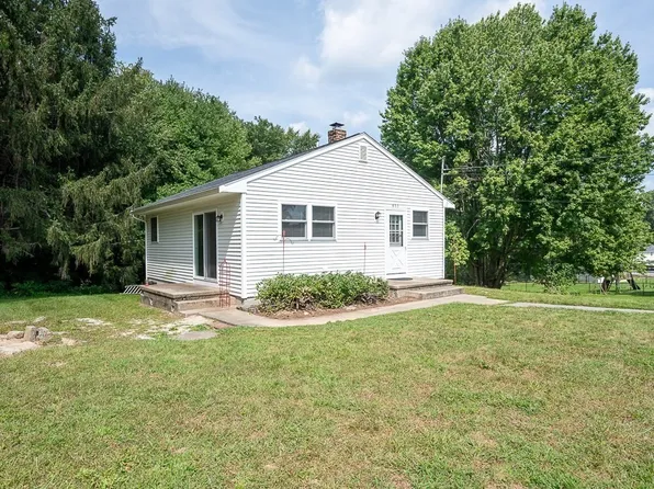 403 Benson Rd, Northbridge, MA 01534