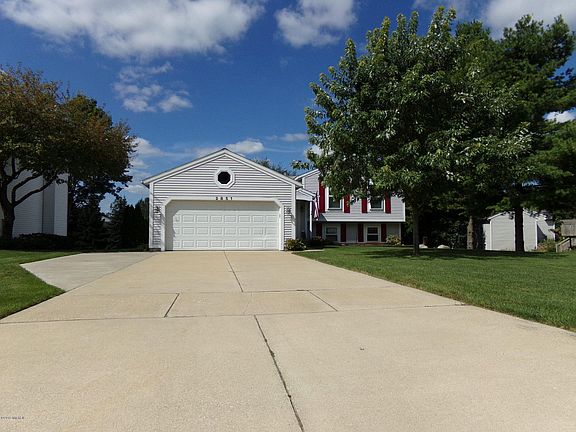 2nd image of 2851 Aldale Dr NE