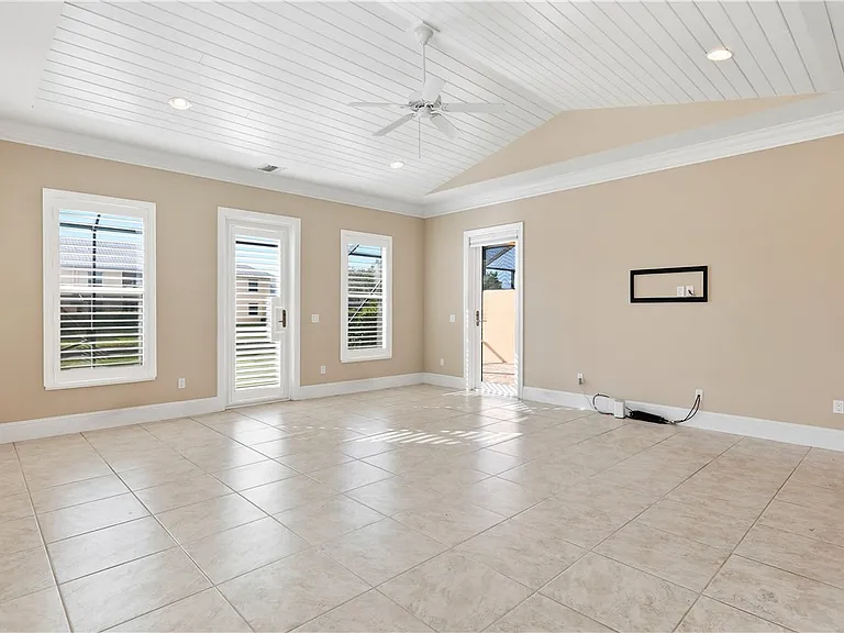 2030 Bridgepointe Cir #112 — Photo 5