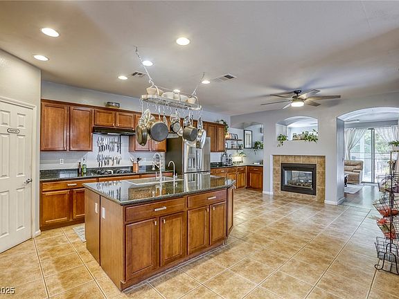 4th image of 2817 Elvington Ave