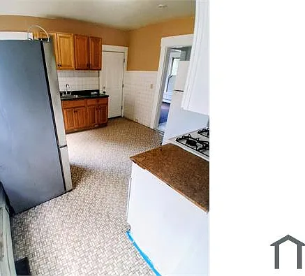 79 Center St — Photo 4