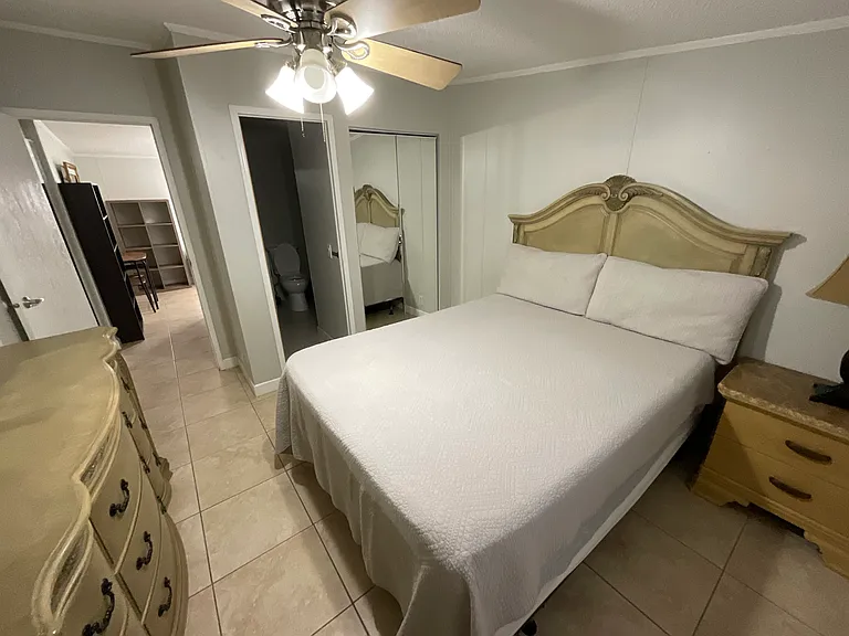 220 NE 12th Ave #1 — Photo 10