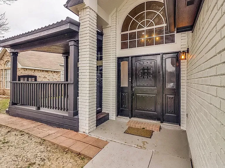 2113 Spring Mills Rd — Photo 2
