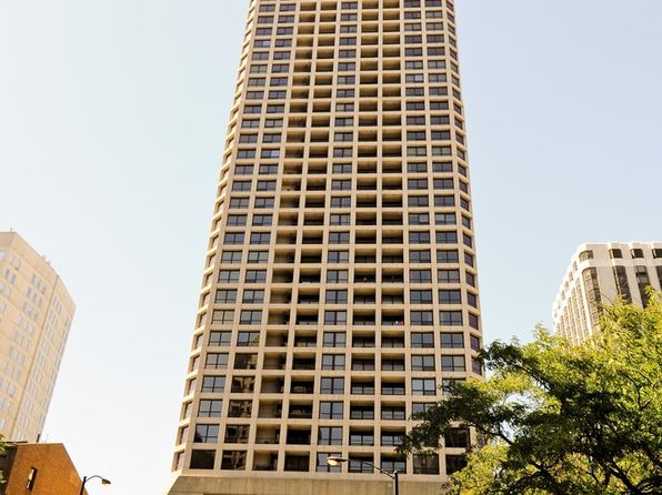 1030 N State St APT 10M