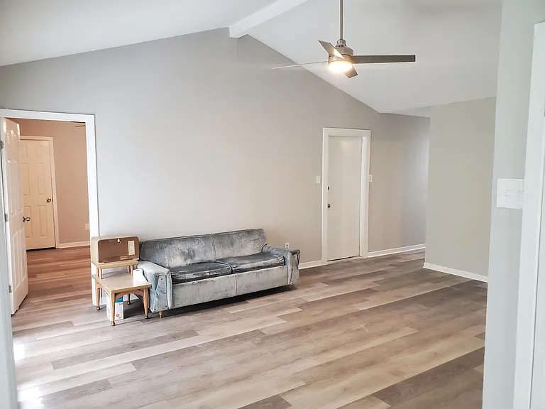 10940 Rack St — Photo 3