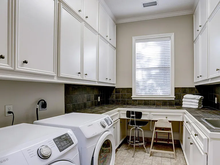 127 E Bracebridge Cir — Photo 29