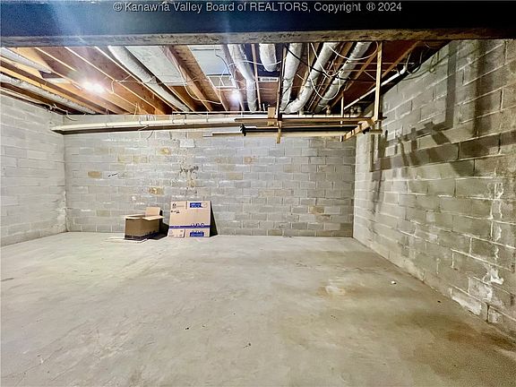 3rd image of 232 Shady Ln