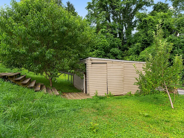 138 Austin Ave — Photo 14