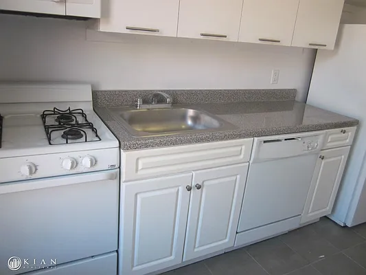Rented by Kian Realty | media 19