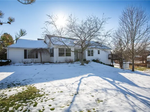 739 Grand View Ln, Aurora, OH 44202