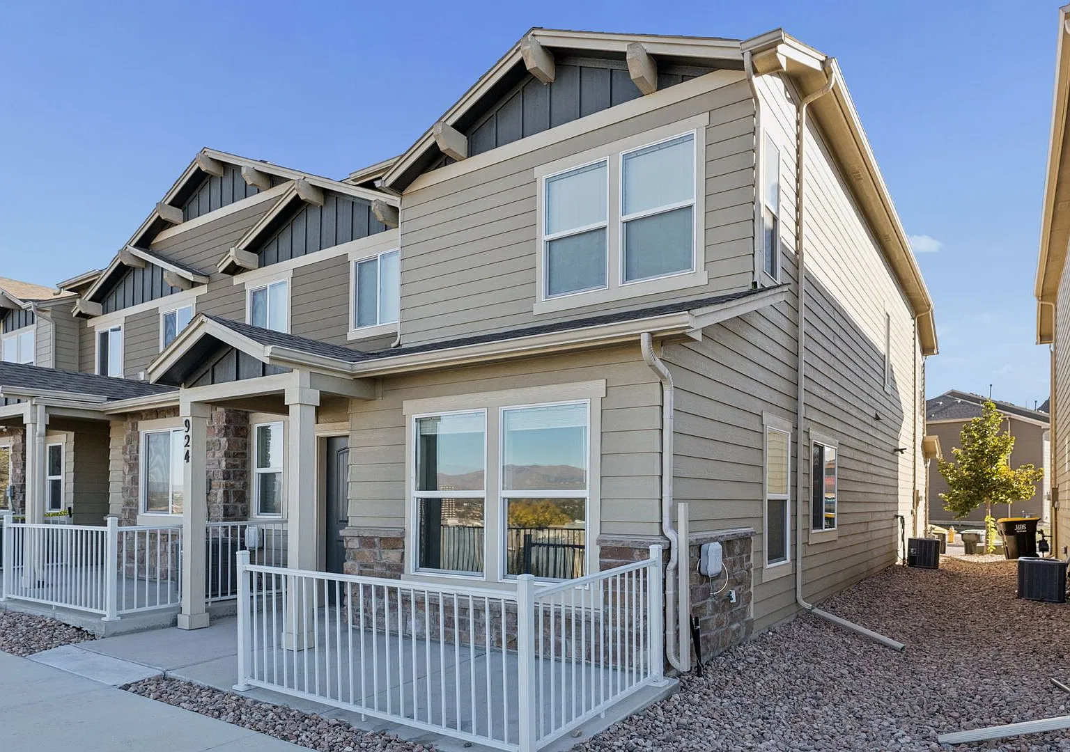 **Military Discount Of $50/Mo Limited Time** Newer End Unit Two Story Townhome With A/C & 1 Car G... — Photo 1