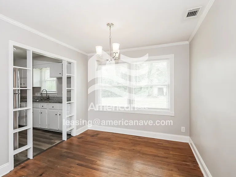 282411_004_dining_room_5.jpg