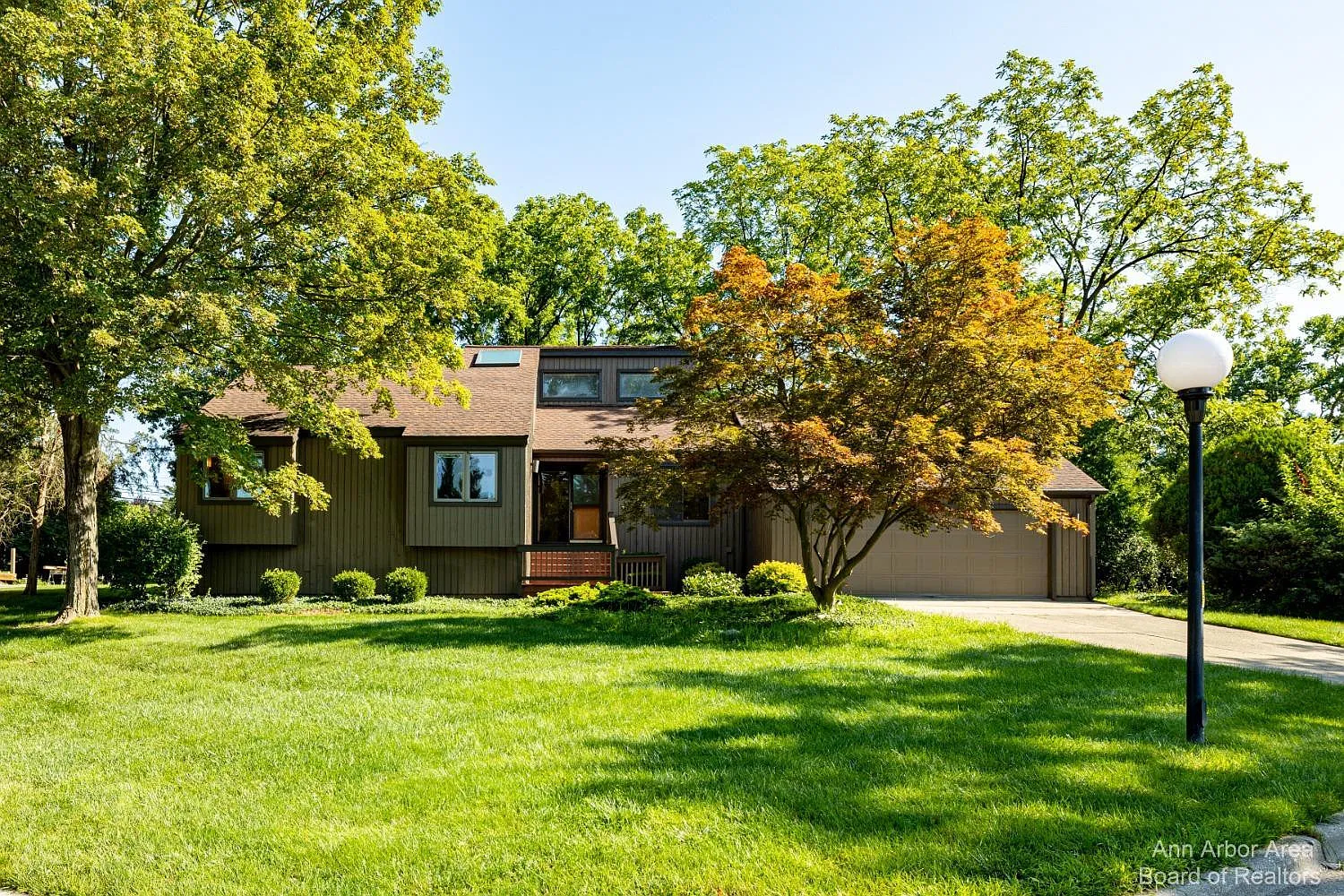 3720 Tremont Ln photo 1