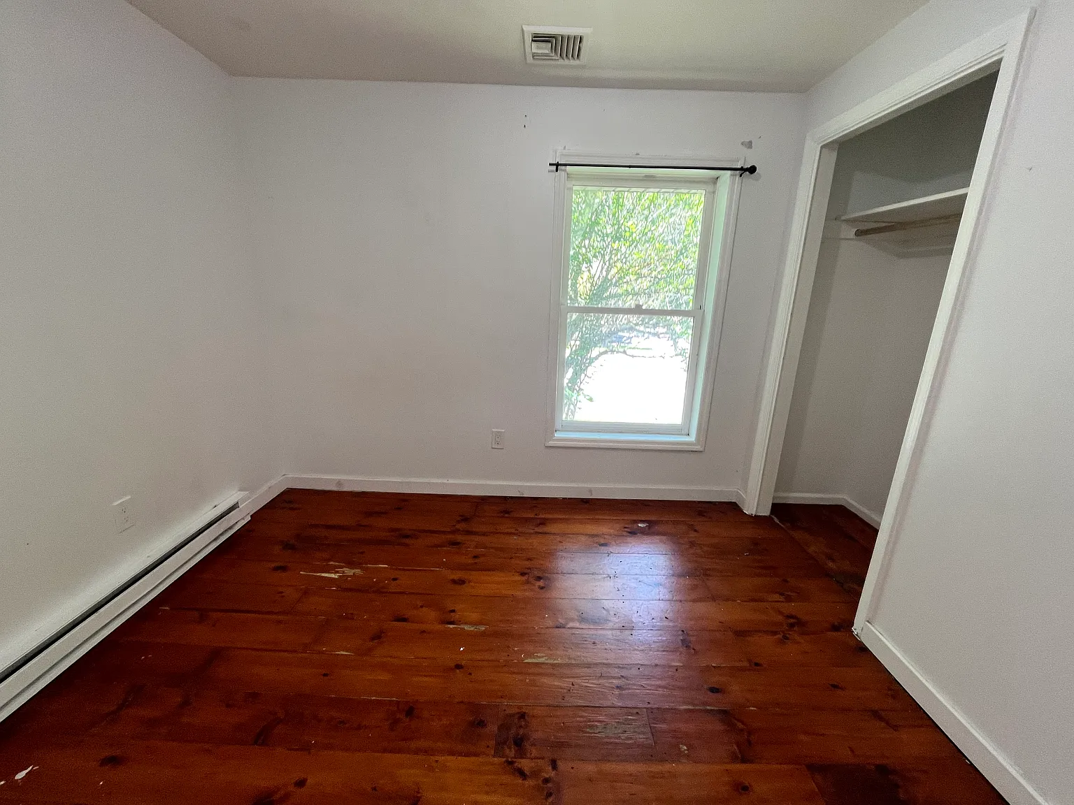 2 bed, 900 sqft, $1,800 — Photo 3
