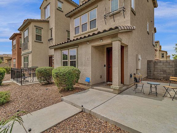 4th image of 2222 N 77th Dr