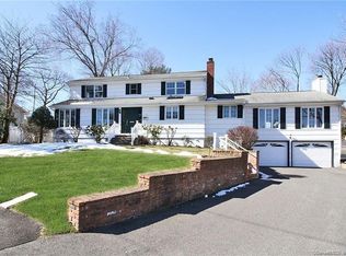 60 Field Crest Rd, New Canaan, CT 06840