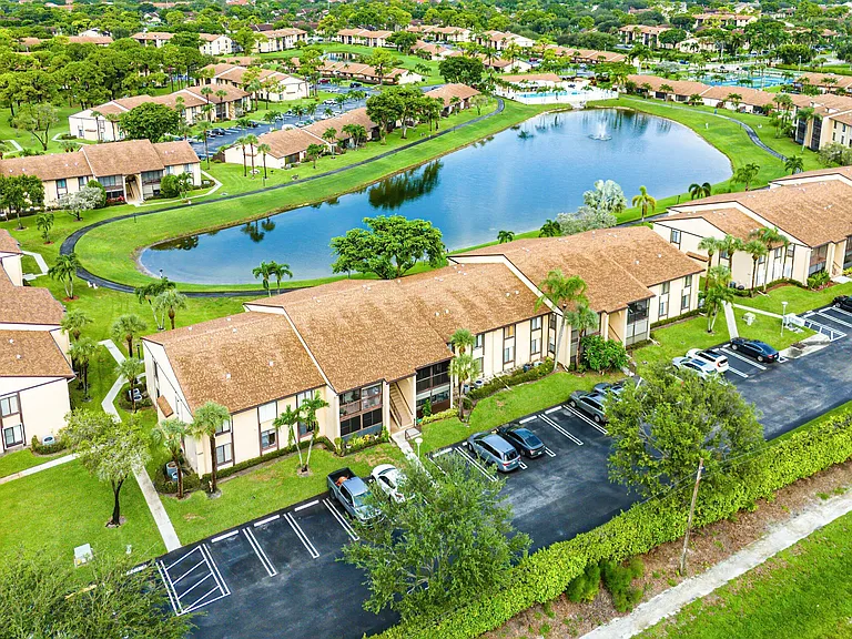 826 Sky Pine Way #D1 — Photo 2