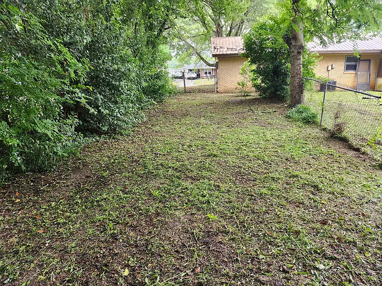 105 Valencia Cir — Photo 11
