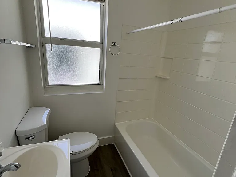 1012 SW 4th St #7 — Photo 8