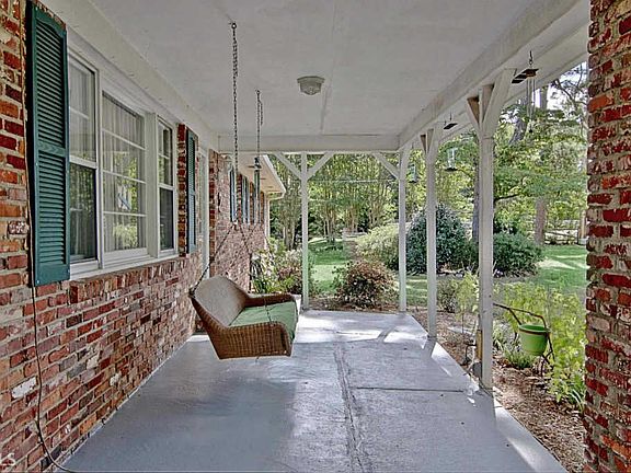 4th image of 590 Janice Dr