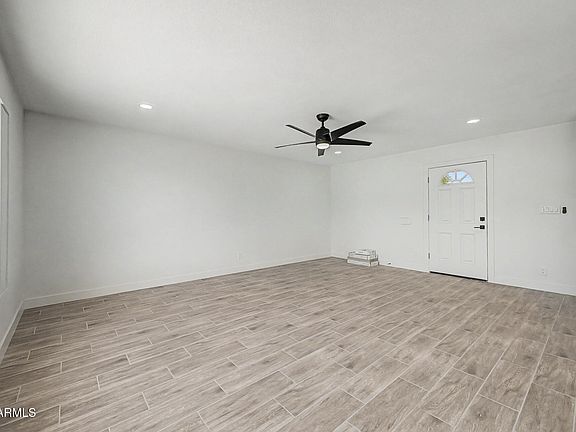 5th image of 4031 W CLAREMONT Street