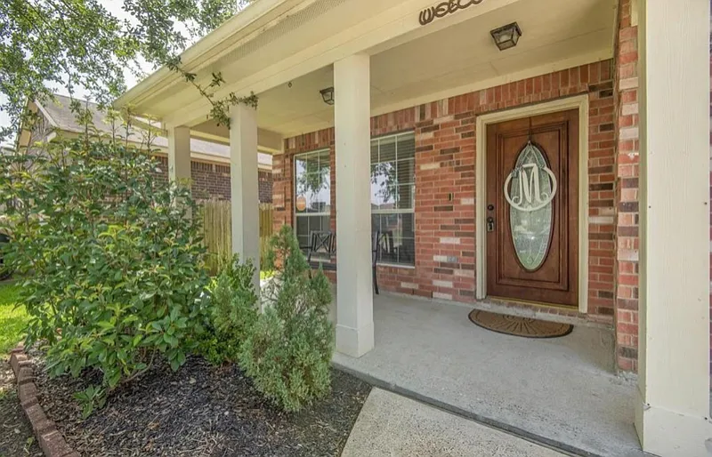 4 bedroom 2.5 luxury home — Photo 2