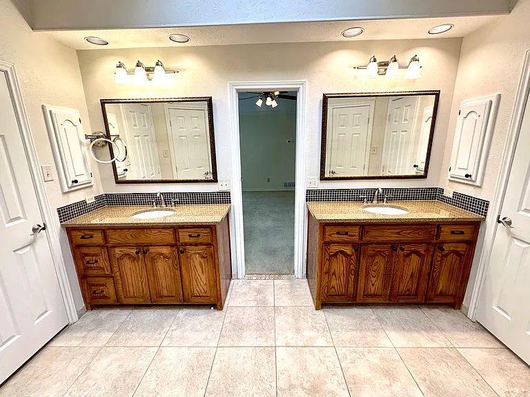 6513 Elkhurst Dr — Photo 14
