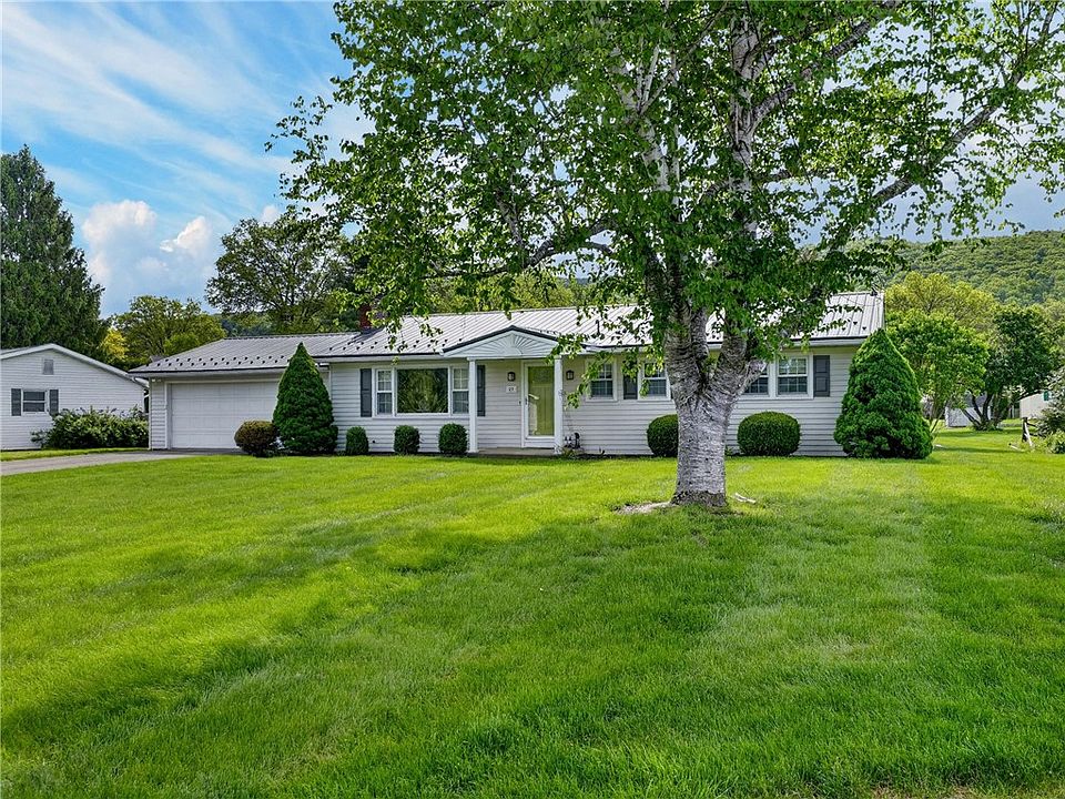 1st image of 27 Brookside Cir