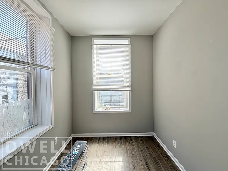 2131 S Fairfield Ave #CH1 — Photo 9