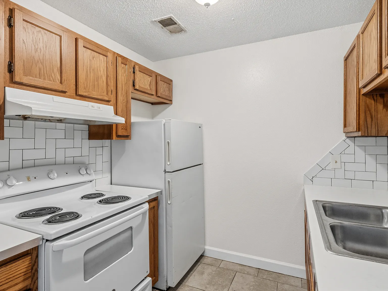 3 bed, 1100 sqft, $875 — Photo 4