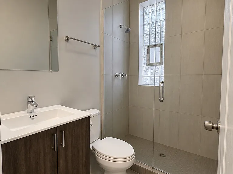 2035 W Cortland St #3 — Photo 5