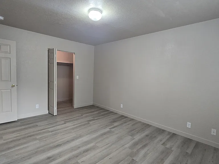 132 Southwest Blvd #C — Photo 6