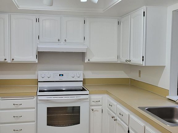 4th image of 10922 NE 34th Pl APT 1