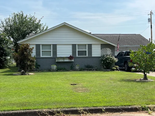 315 Sunset Dr, Vinita, OK 74301