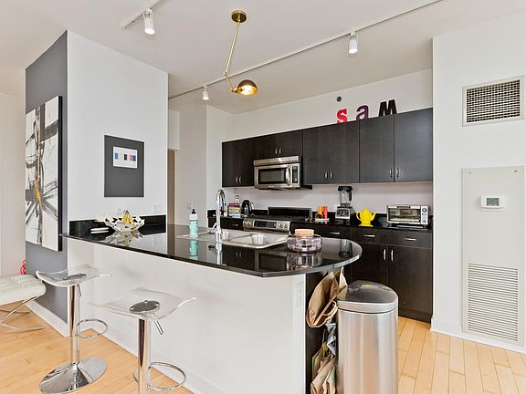 4th image of 8 Randolph Ave #2204F