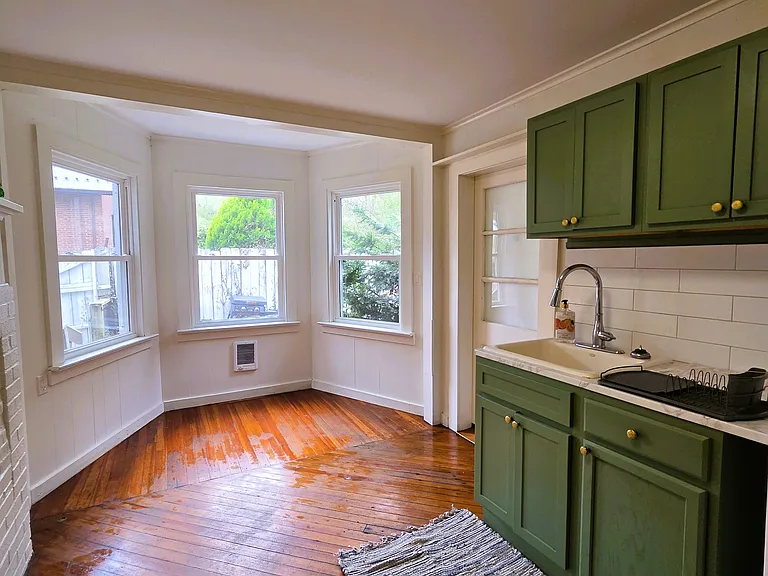 56 Oak St #B — Photo 2