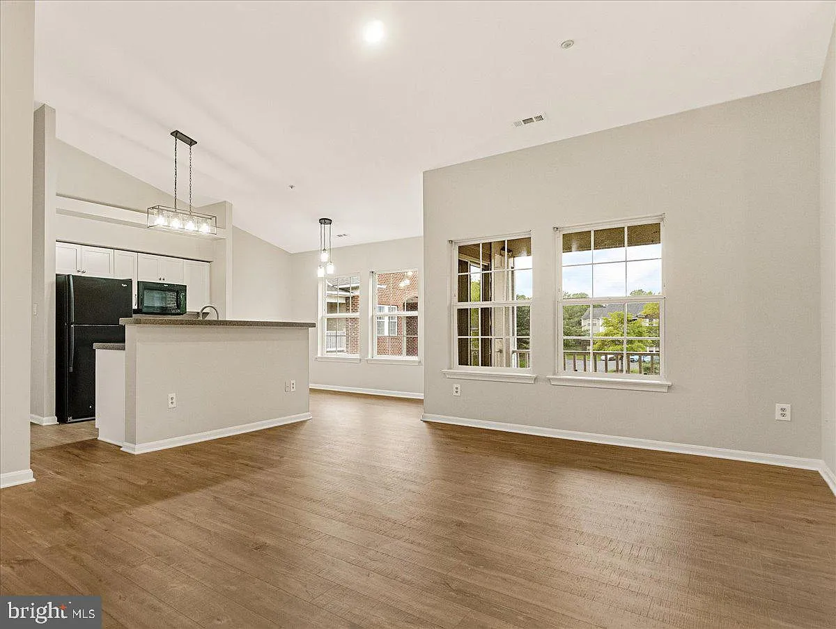 2400 Dominion Dr — Photo 1
