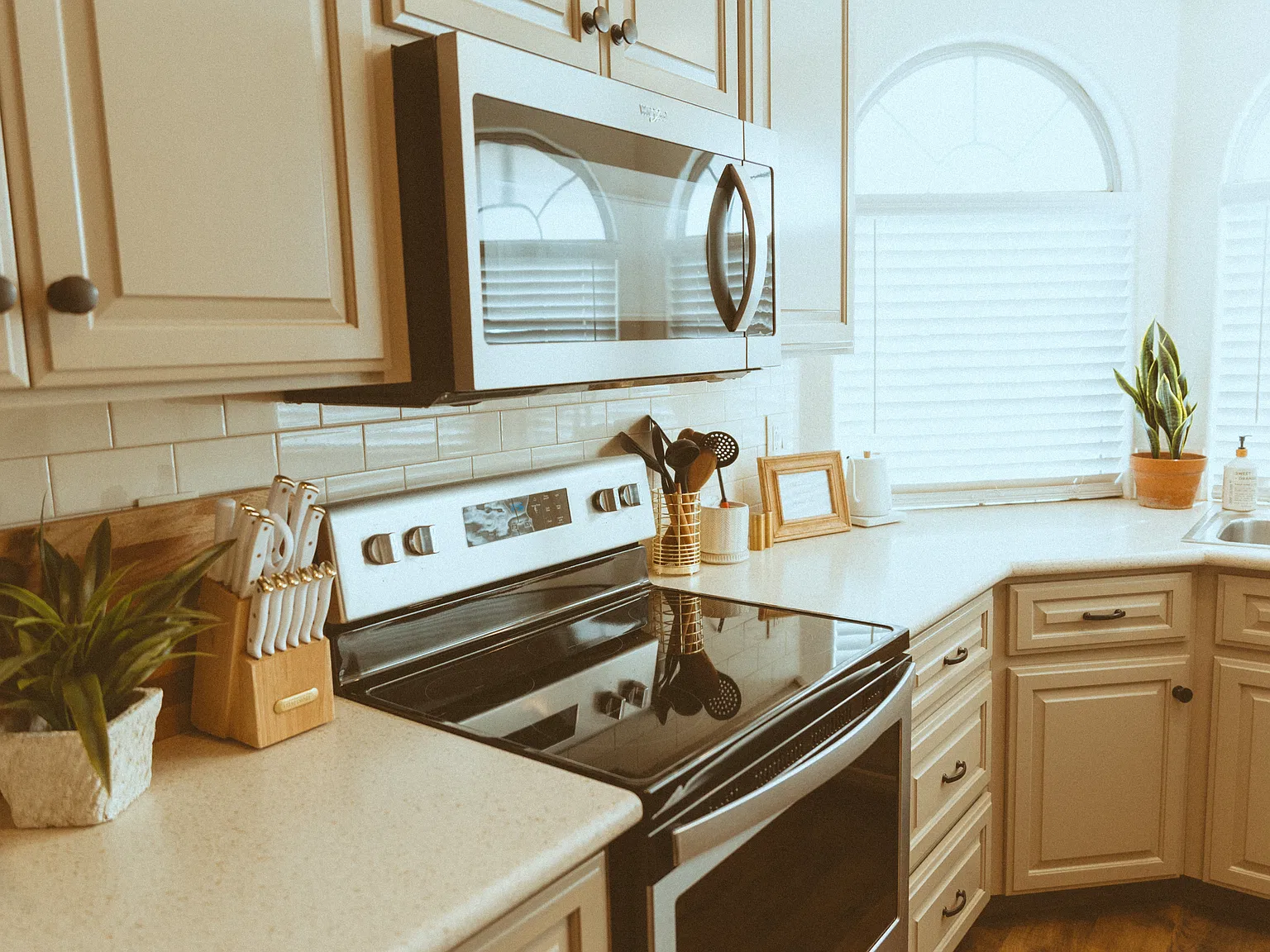 2 bed, 1098 sqft, $2,500 — Photo 4
