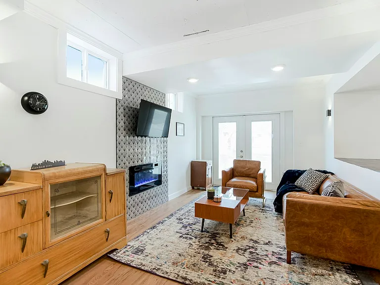 Leather coach/Cozy living room