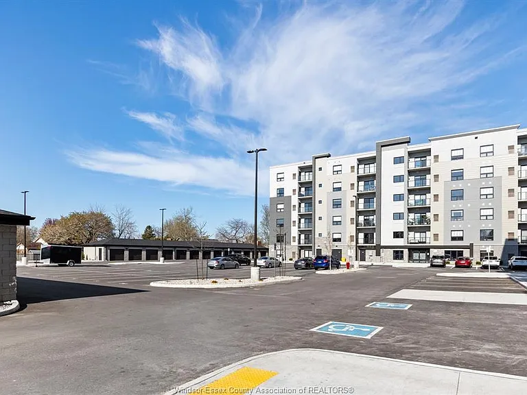 224 Main St E #206 — Photo 26