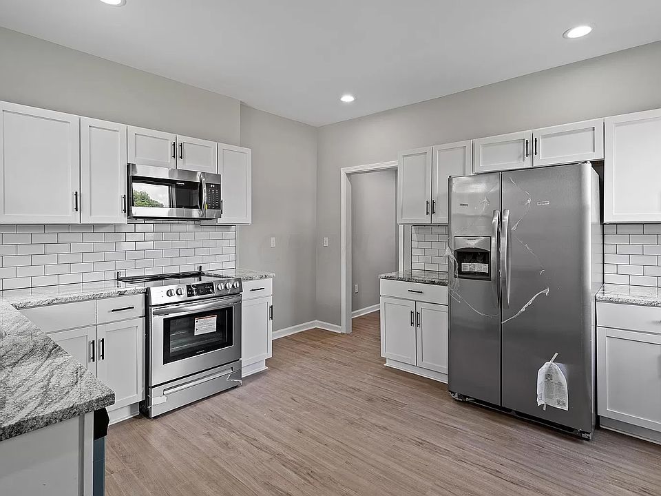 1st image of 534 Oakwood Ave #534