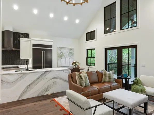 565 Chestnut Street, Highlands, NC 28741