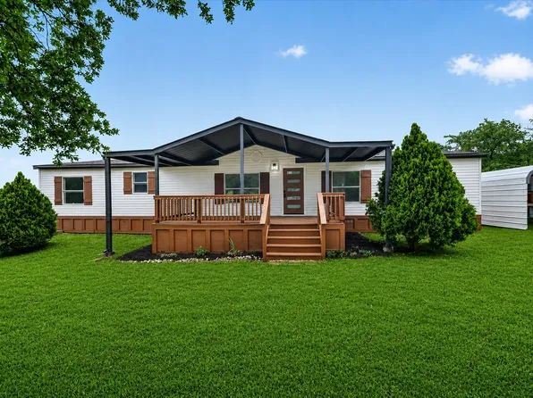 134 Classic Country Ct, Springtown, TX 76082