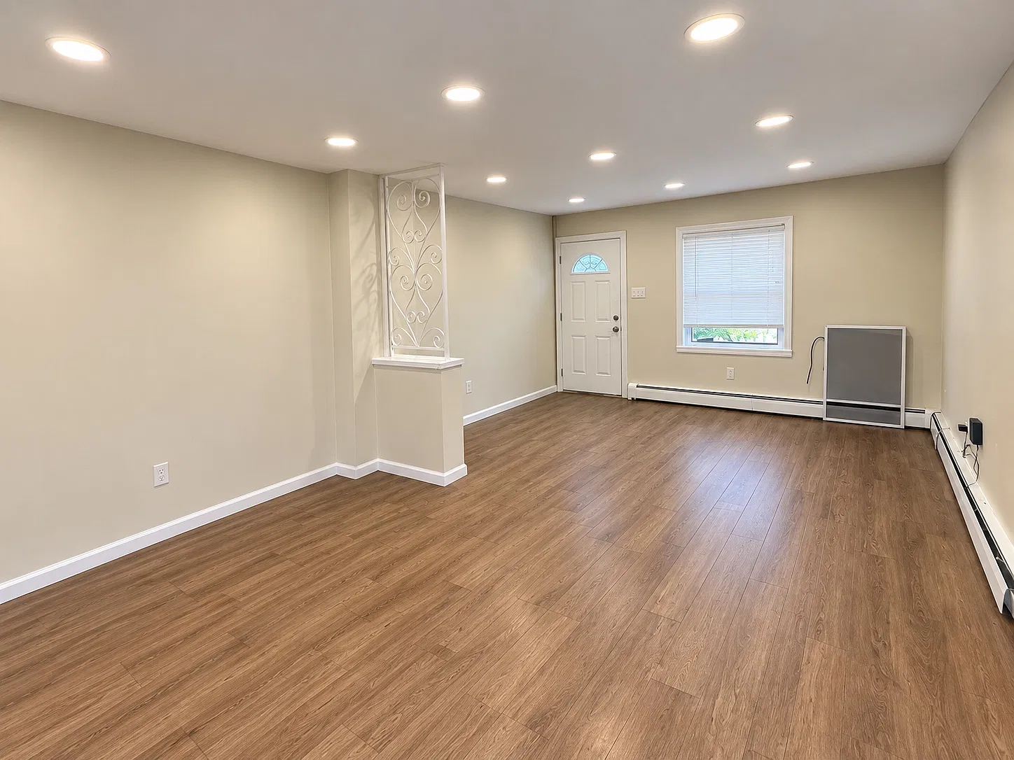 3 bed, 1.5 bath, 1300 sqft, $1,450 — Photo 2