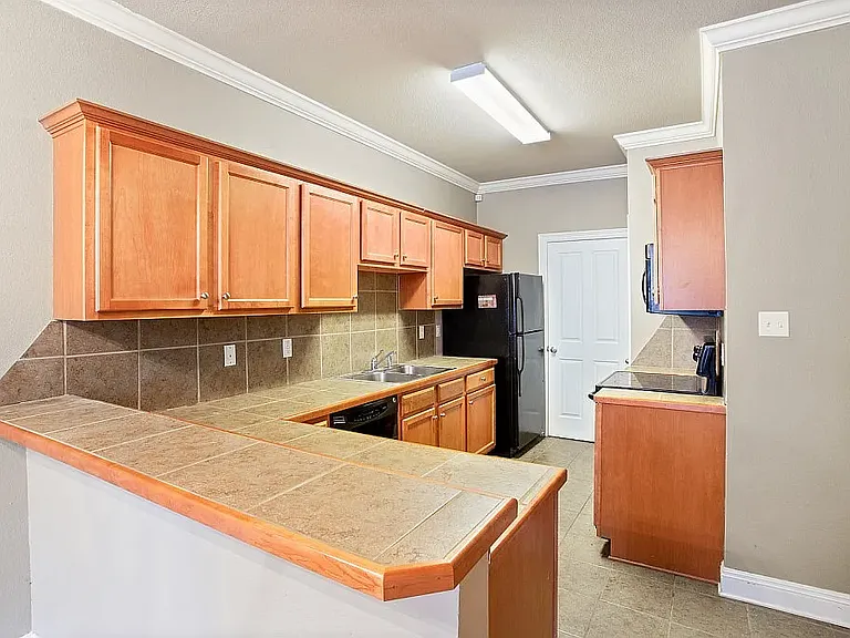 5234 Arlington Ct — Photo 3