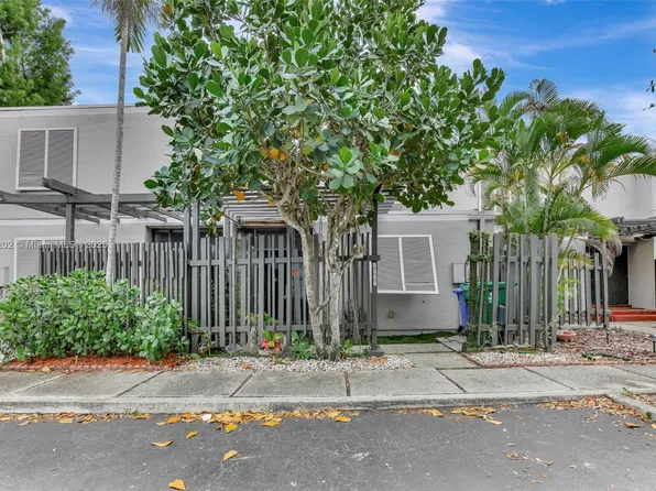 1521 NW 113th Way #1521, Hollywood, FL 33026